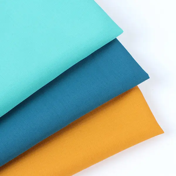Nashe Textile rozšiřuje svou produktovou řadu košilových tkanin uvedením nových multifunkčních polyesterových košilových tkanin.