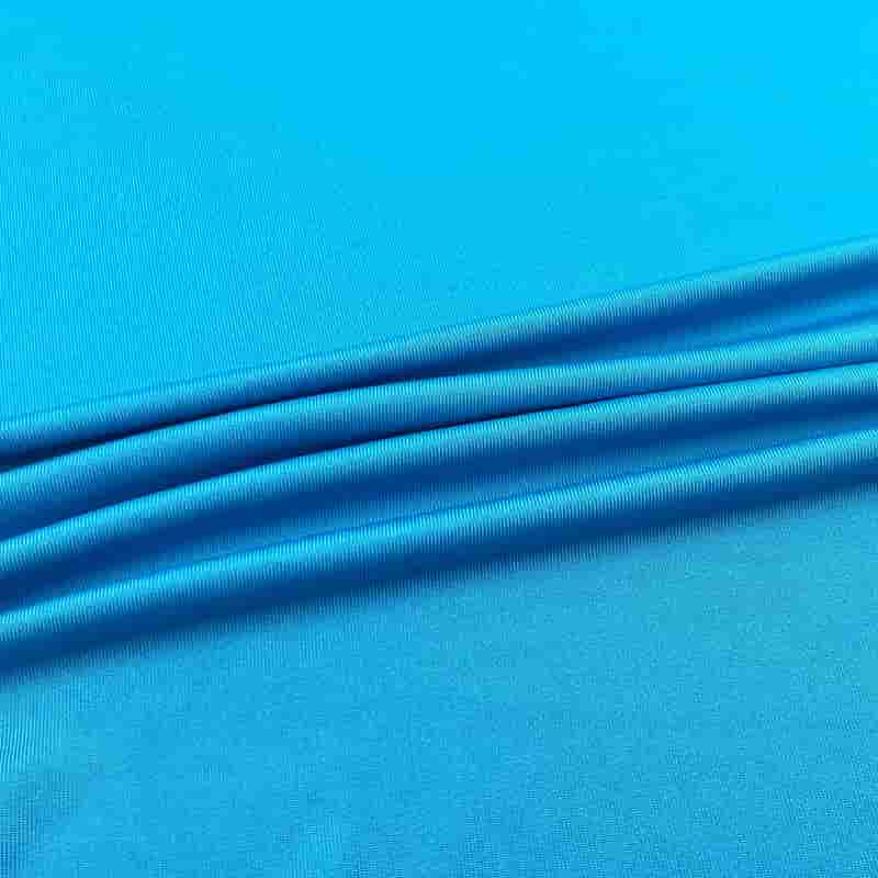 Strečový úplet z recyklovaného polyesteru